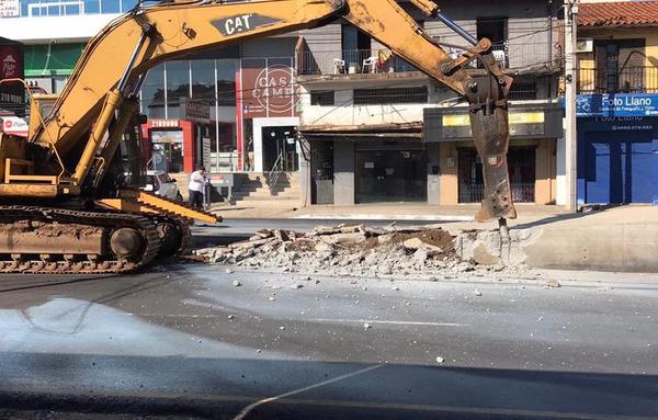 MOPC inició la demolición de las obras del Metrobús