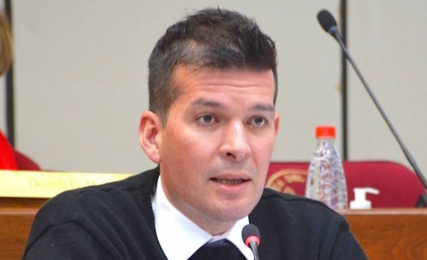 HOY / Senador Sergio Godoy, sobre el proyecto que presentó que apunta a la racionalización de gastos y recorte de privilegios
