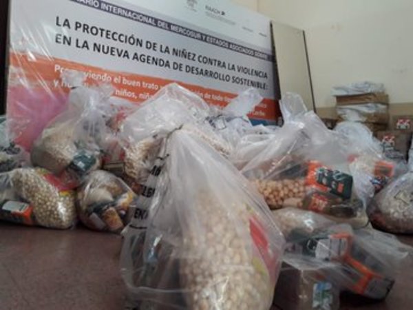 Beneficiarios del Programa Abrazo del MINNA reciben kits de alimentos | .::PARAGUAY TV HD::.