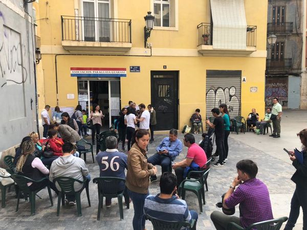 Mayoría de paraguayos se halla en situación vulnerable en España