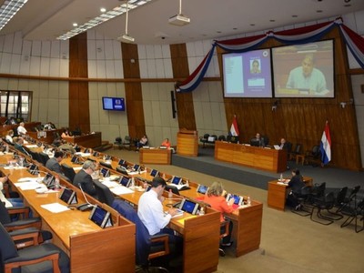 Aprueban artículo que extiende mandato por un año de autoridades municipales