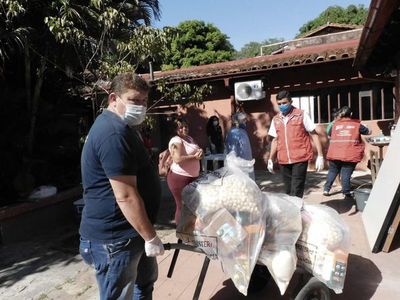 MINNA entrega kits de alimentos a familias del programa Abrazo