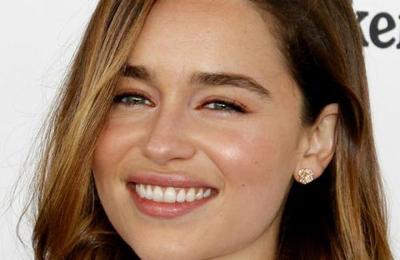 Podrás cenar con Emilia Clarke si donas dinero para combatir el Covid-19 - C9N