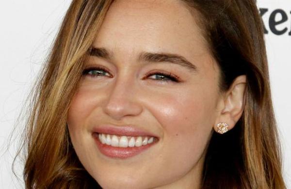 Podrás cenar con Emilia Clarke si donas dinero para combatir el Covid-19 - C9N