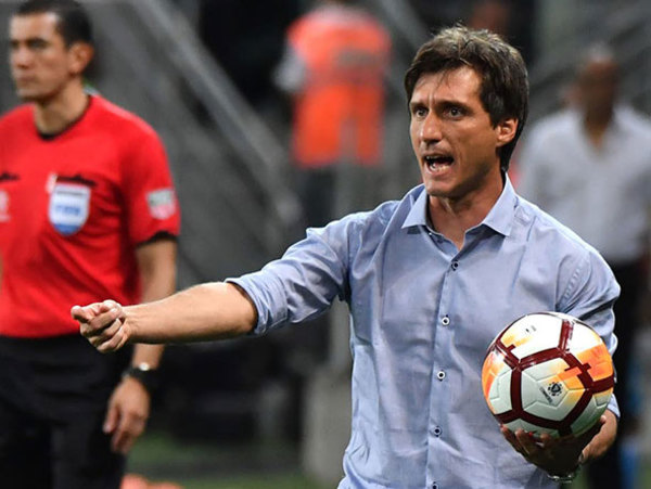 Gustavo Barros Schelotto elogia a futbolistas paraguayos