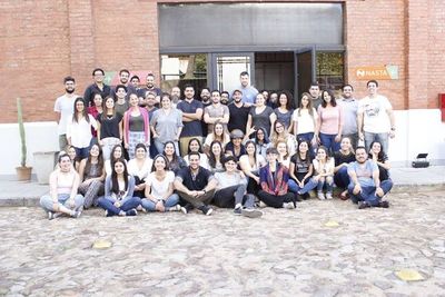 Nasta cumple 52 años de trayectoria
