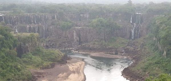 Las Cataratas del Yguazú sin su majestuoso espectáculo - ABC en el Este - ABC Color