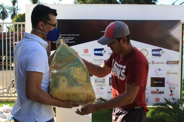 Cámara de Comercio entregó kits de alimentos a vendedores ambulantes