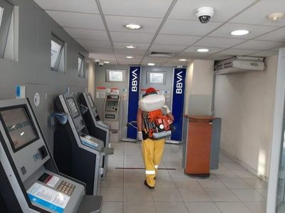 Intensifican desinfección de cajeros automáticos en Asunción - Nacionales - ABC Color
