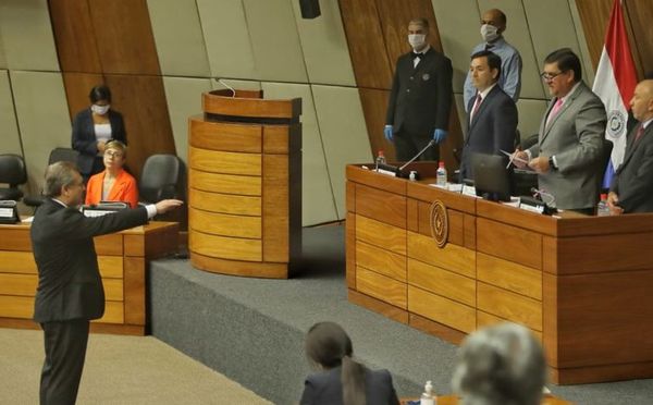 Ministro Jiménez juró como representante en el Consejo - Judiciales y Policiales - ABC Color
