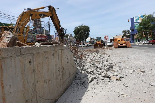 Demuelen paradas y usarán escombros