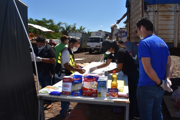 Comerciantes siguen entregando ALIMENTOS a trabajadores “DESOCUPADOS”