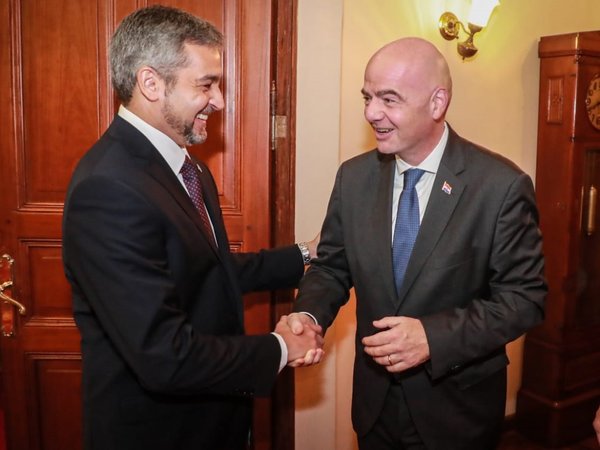 Infantino: "El fútbol será menos arrogante tras la pandemia"