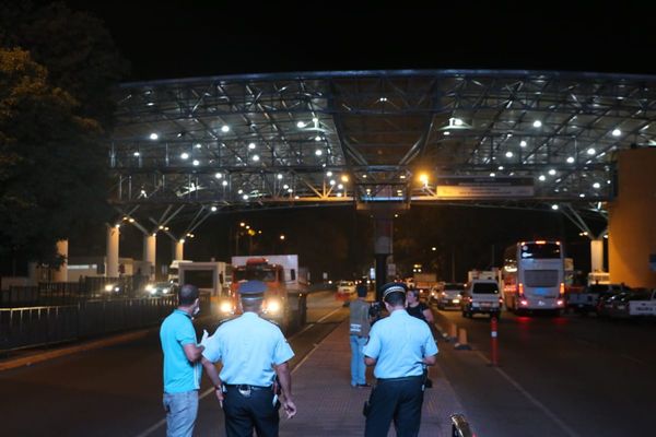 Unos 1.000 paraguayos quieren volver al país