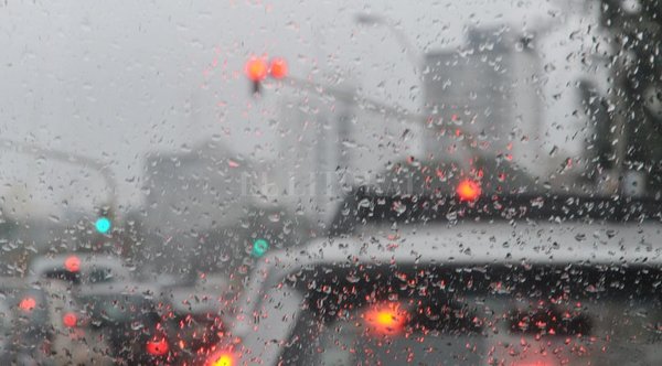 Frente frío: lluvias, tormentas y descenso de temperatura para este jueves