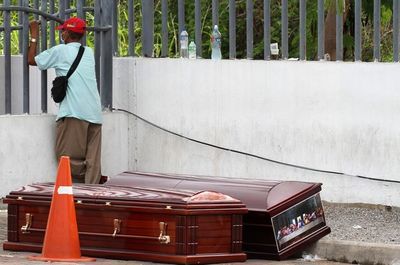Guayaquil, en shock por el manejo de los muertos en plena pandemia - Mundo - ABC Color