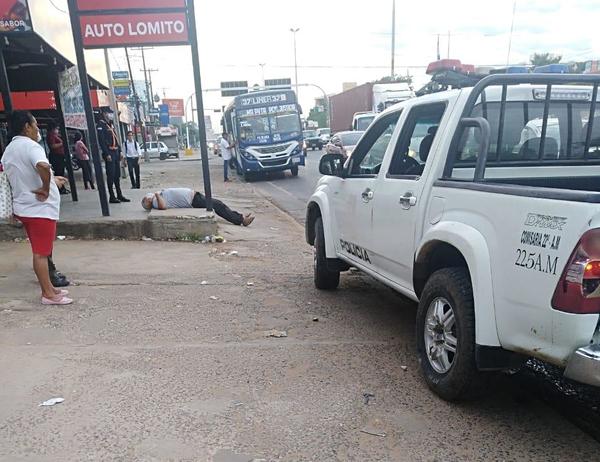 Dos hombres desvanecidos en plena vía pública » Ñanduti