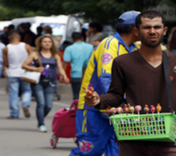 Vendedores ambulantes piden urgente intervención del Gobierno - Paraguay.com