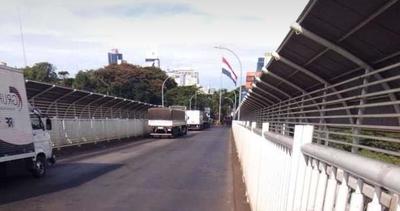 Denuncian falta de control a camiones en el Puente de la Amistad - ADN Paraguayo