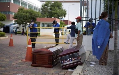 HOY / Ecuador educa con terror: no  respetaron cuarentena, ahora  cadáveres inundan calles