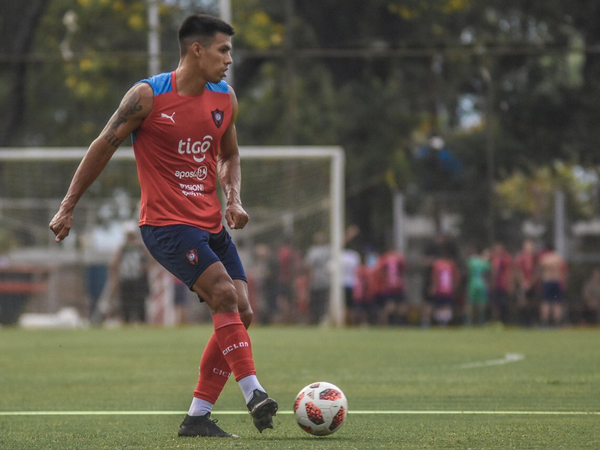 Julio Dos Santos: “Me gustaría volver a salir campeón con Cerro”.