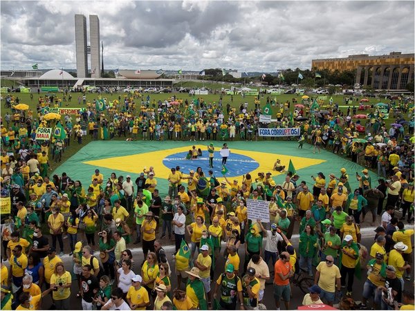 Brasil llega a 299 muertos y 7.910 casos confirmados de Covid-19