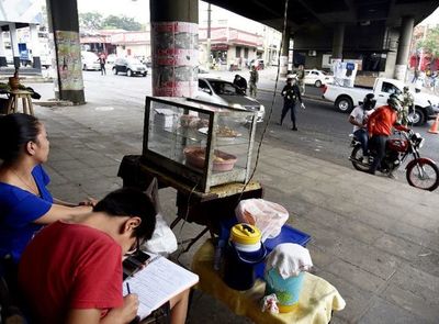 Vendedores, en la calle con sus hijos - Locales - ABC Color