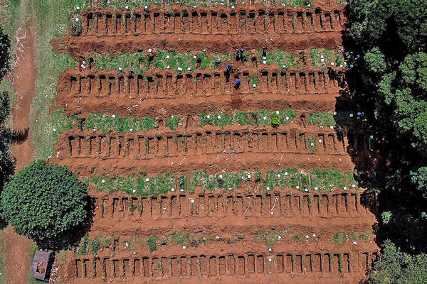 La “gripezinha” segun Bolsonaro: preparan el mayor cementerio de Latinoamérica victimas del COVID-19 en Brasil