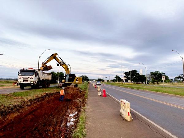 Primeras capas de asfaltado en la obra de duplicación de la Ruta PY02 en Caaguazú