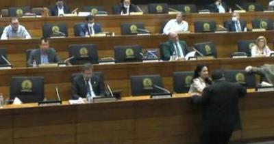 Senadora se expone a imputación de comprobarse que incumplió su cuarentena » Ñanduti