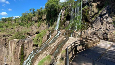 Triste imagen de las Cataratas del Iguazú, sin turistas ni agua