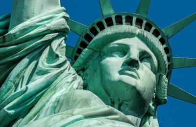 ¿Por qué los casos de infectados de COVID-19 se ha disparado tanto en Estados Unidos? - SNT