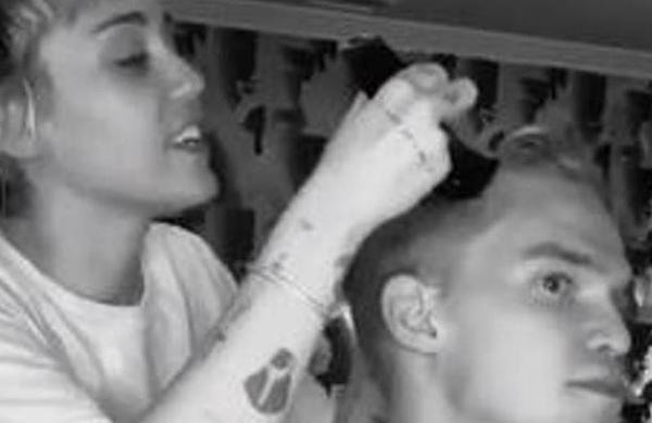 Miley Cyrus se convierte en la peluquera de Cody Simpson y este es el resultado - SNT