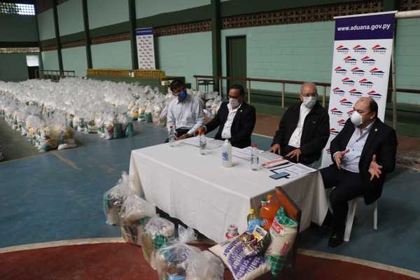 Aduanas donó esta mañana 20.000 kilos de alimentos a la Pastoral Arquidiocesana | .::PARAGUAY TV HD::.