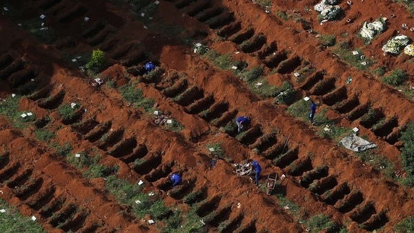 Se prepara el Cementerio más grande del Brasil para enterrar a los muertos por coronavirus