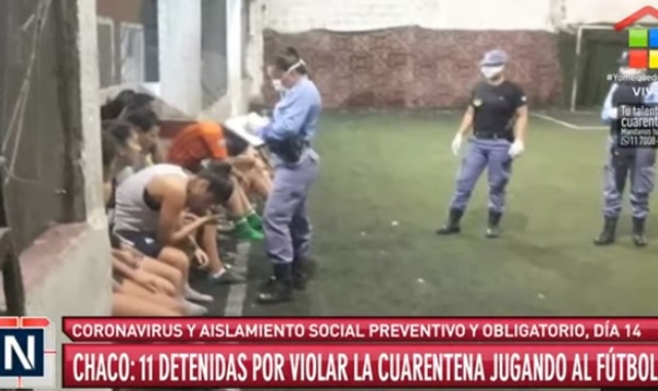 VIDEO: 11 mujeres detenidas por ir a jugar fútbol