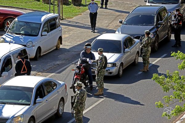 Por decreto, restringen aún más la circulación de personas y vehículos