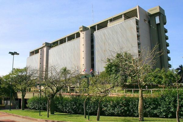 Bancos no atenderán al público hasta el 13 de abril, según disposición del BCP - Paraguay Informa