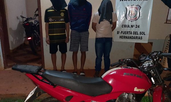 Tres menores se paseaban en una moto y quedaron detenidos
