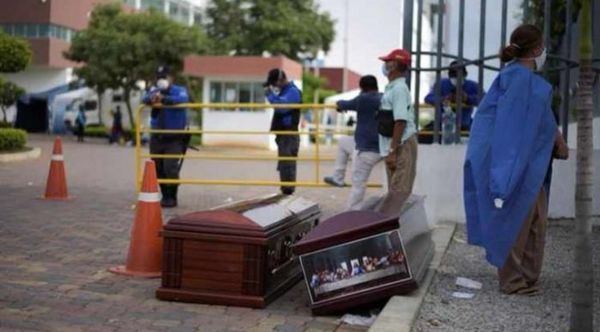 Ecuador educa con terror: no respetaron cuarentena, ahora cadáveres inundan calles