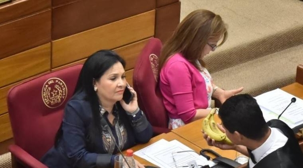 HOY / Llano advirtió a Bajac que no era conveniente viajar: igual voló con dinero del Senado