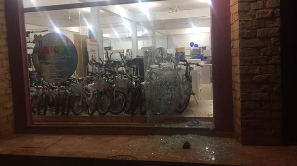 Violentan local comercial y aprehenden a presunto autor en Hernandarias - ABC en el Este - ABC Color