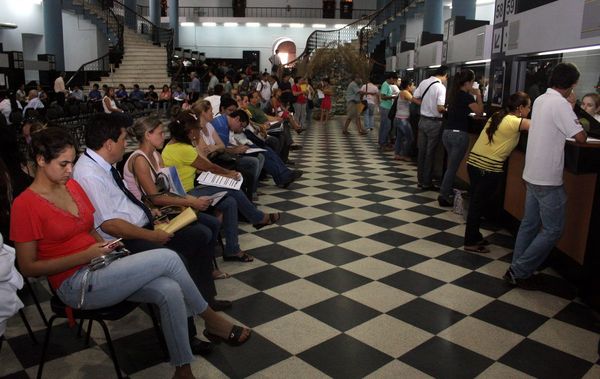 Los ingresos tributarios se redujeron un 7,9%