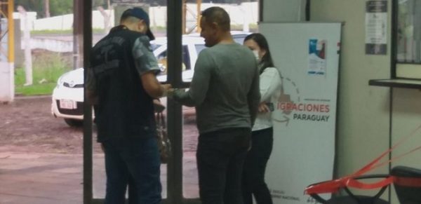 Brasileños que ingresaron clandestinamente fueron expulsados