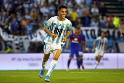 Racing baja sueldos y afecta a Matías Rojas