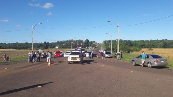 ANTE FALTA DE AGENTES POLICIALES CIUDADANOS DE SAN PEDRO DEL PNA BLOQUEAN ACCESOS