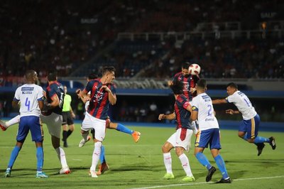 Futbolista de Cerro, aislado con cuadro de dengue