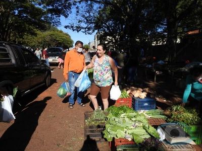 Feria libre de hortiganjeros bajo estricto control policial