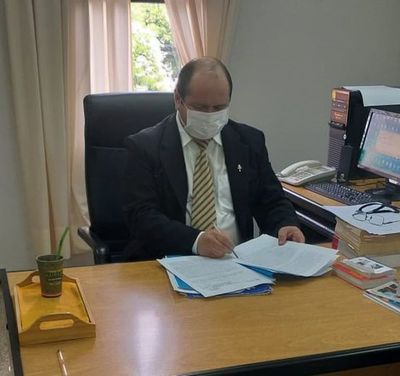 Juez ordenó que gemelas sean internadas en hospital privado tras 12 horas de espera de UTI