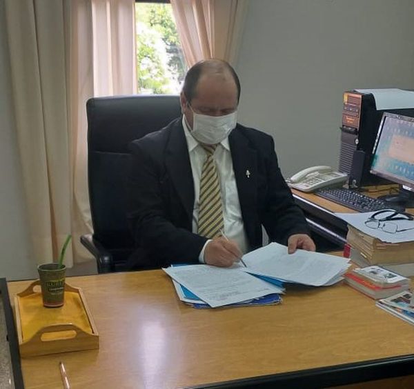 Juez ordenó que gemelas sean internadas en hospital privado tras 12 horas de espera de UTI